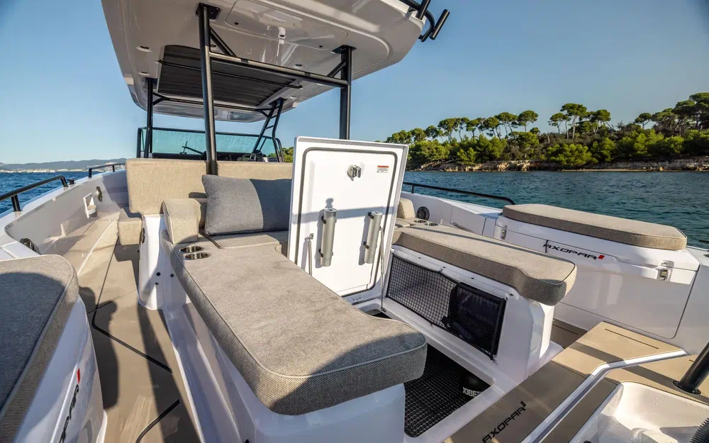 slider 4 Axopar 37 ST