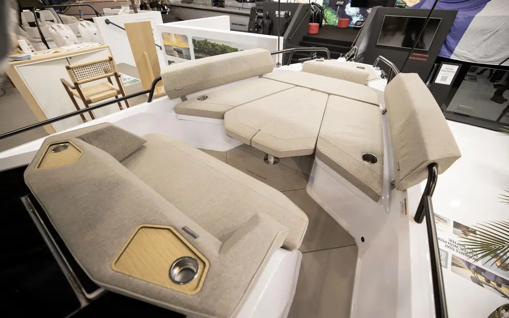 slider 11 Axopar 29 XC CROSS CABIN