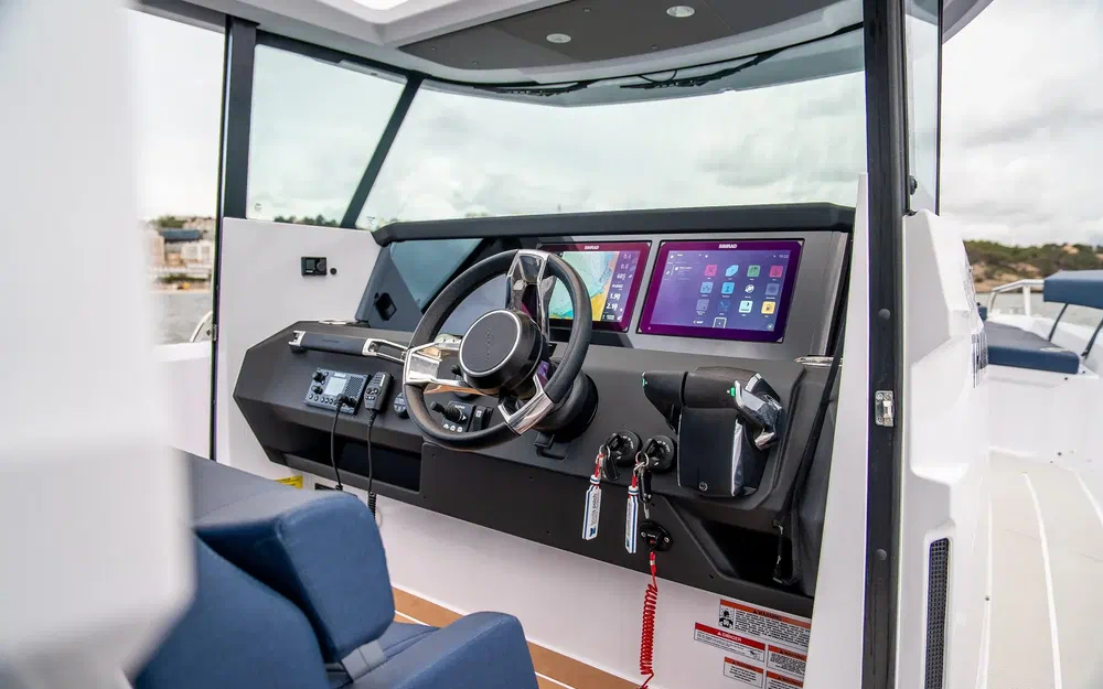 slider 2 Axopar 29 XC CROSS CABIN