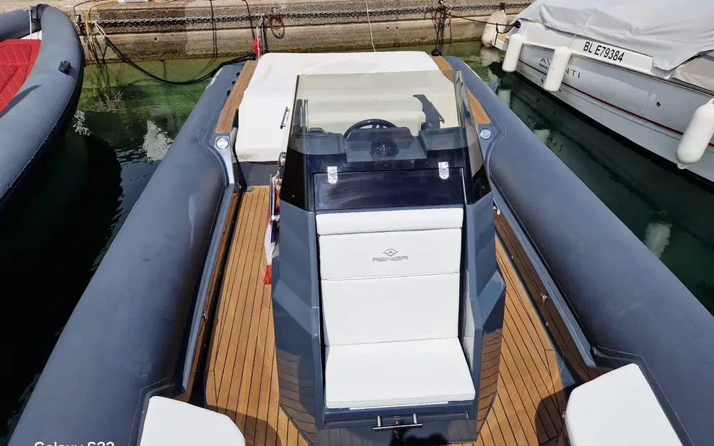 slider 9 Renier R9 Tourer