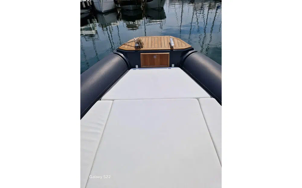 slider 10 Renier R9 Tourer