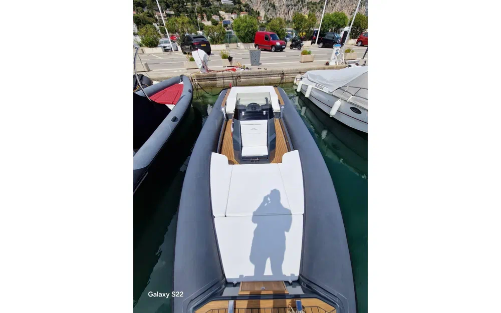 slider 11 Renier R9 Tourer