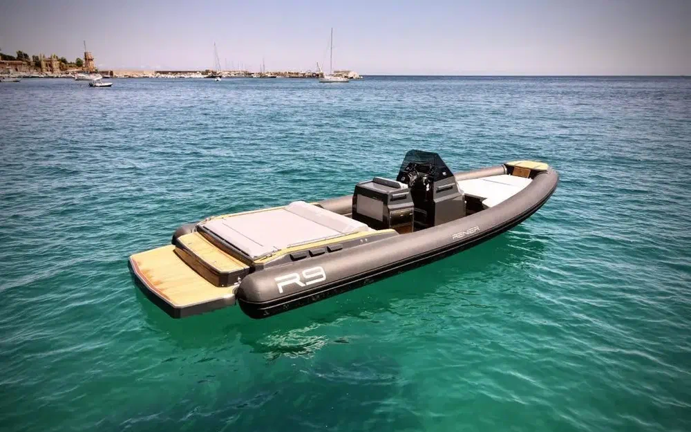 slider 12 Renier R9 Tourer