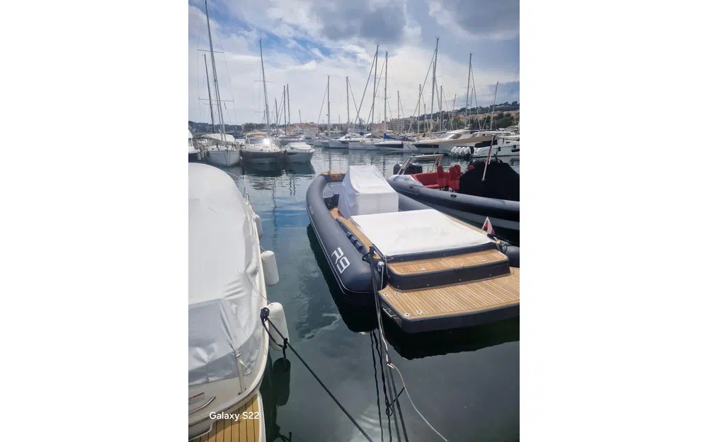 slider 1 Renier R9 Tourer