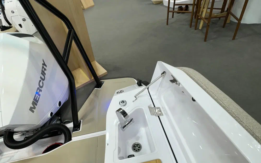 slider 10 Axopar 29 XC CROSS CABIN