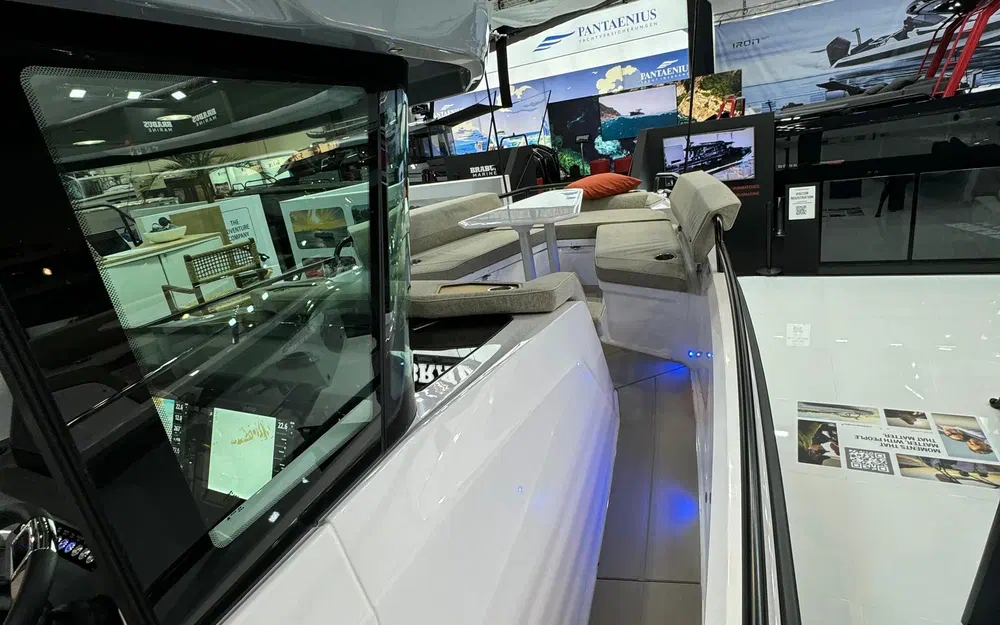 slider 12 Axopar 29 XC CROSS CABIN