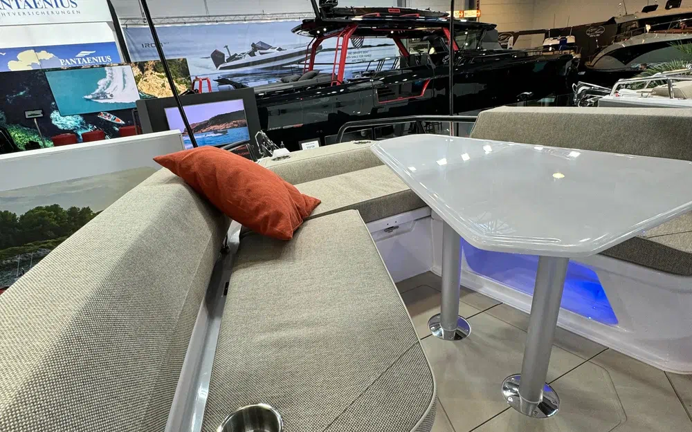 slider 14 Axopar 29 XC CROSS CABIN