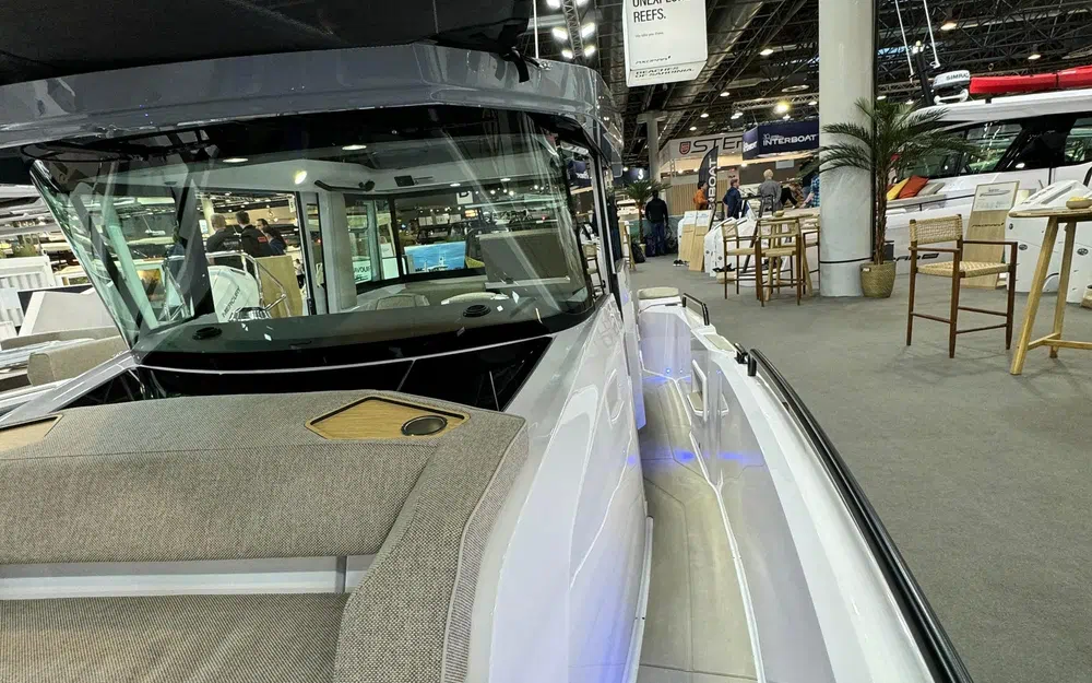 slider 20 Axopar 29 XC CROSS CABIN