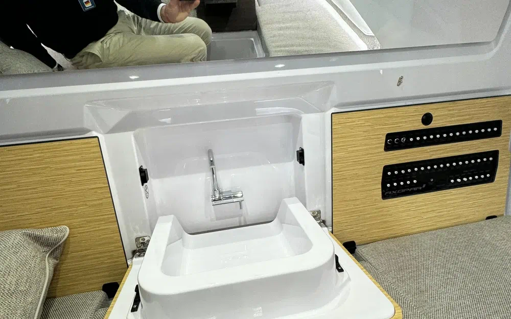 slider 25 Axopar 29 XC CROSS CABIN