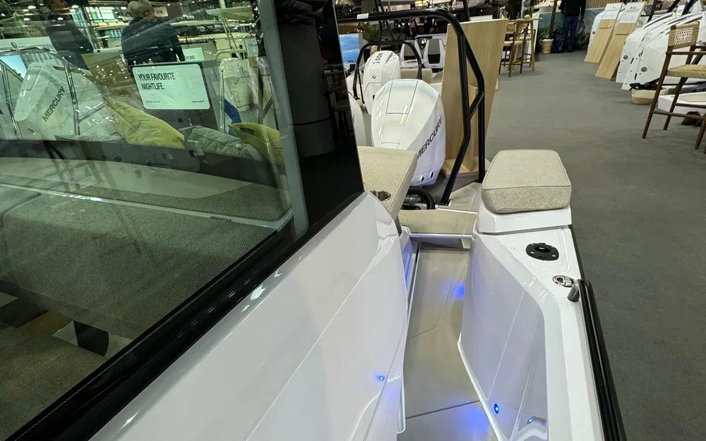 slider 7 Axopar 29 XC CROSS CABIN