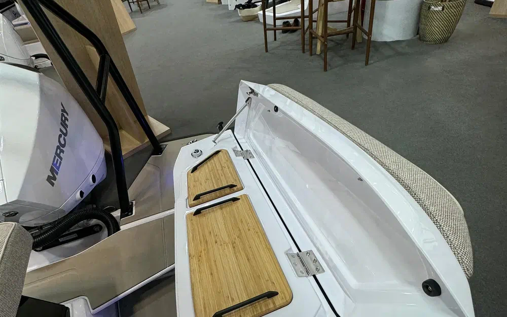 slider 8 Axopar 29 XC CROSS CABIN