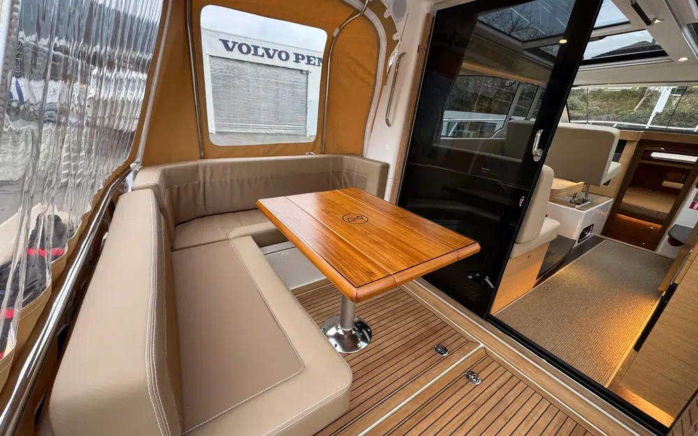 slider 15 Nimbus 365 Coupe