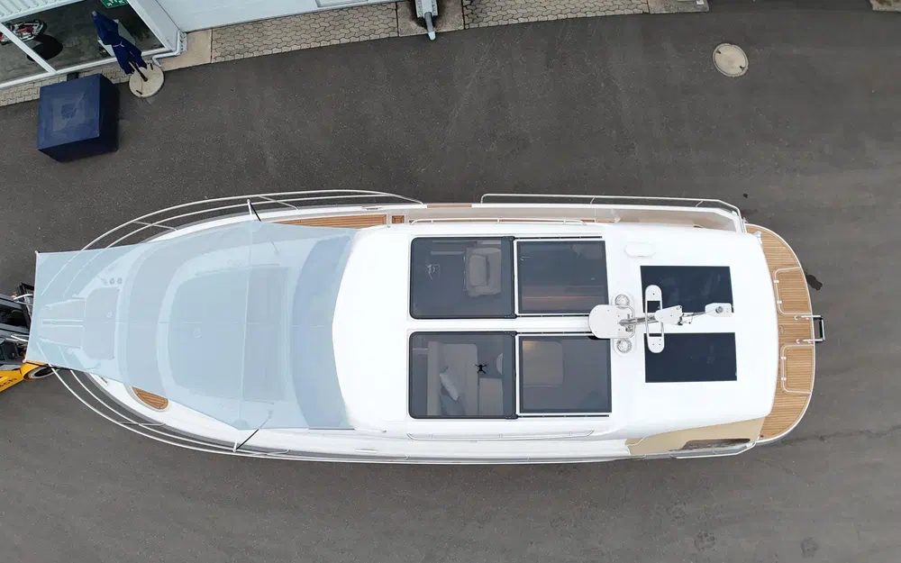 slider 17 Nimbus 365 Coupe