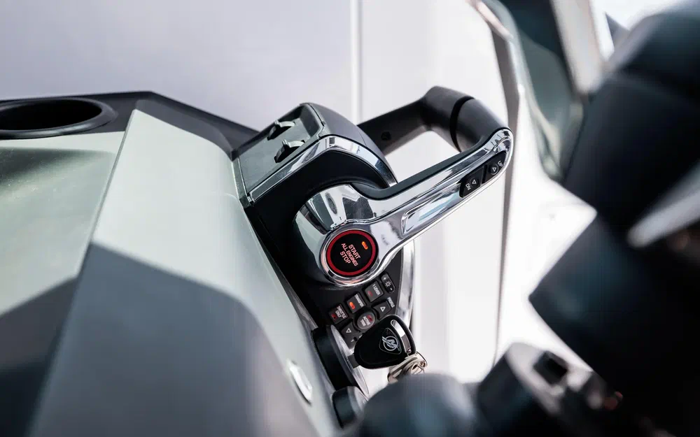 slider 6 Axopar 29 CCX