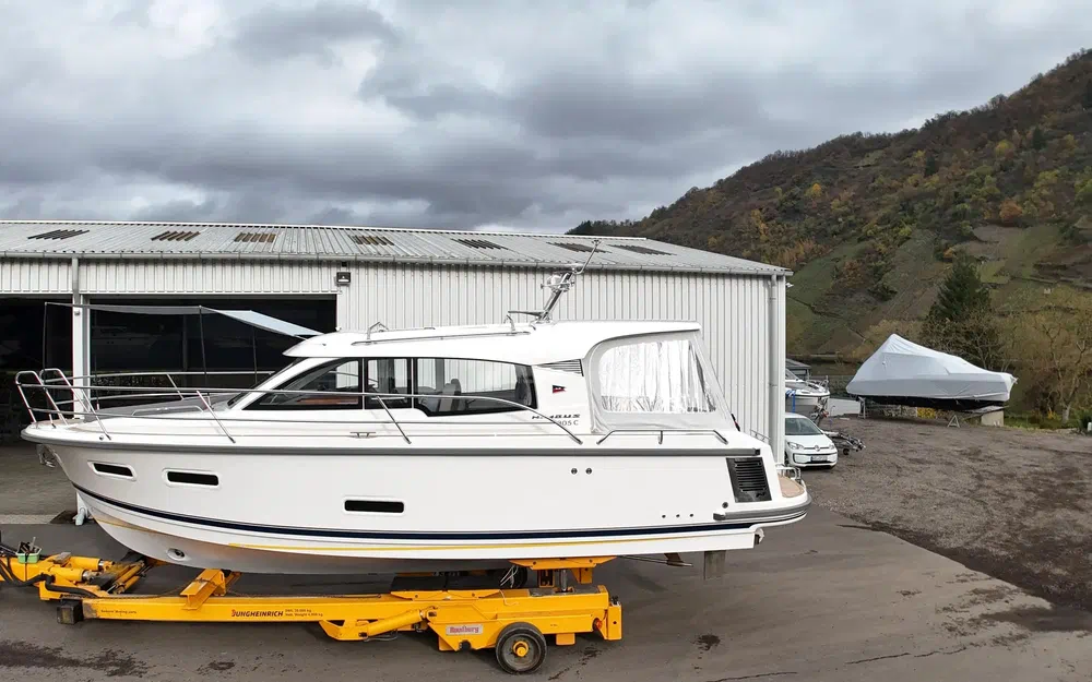 slider 0 Nimbus 305 Coupe