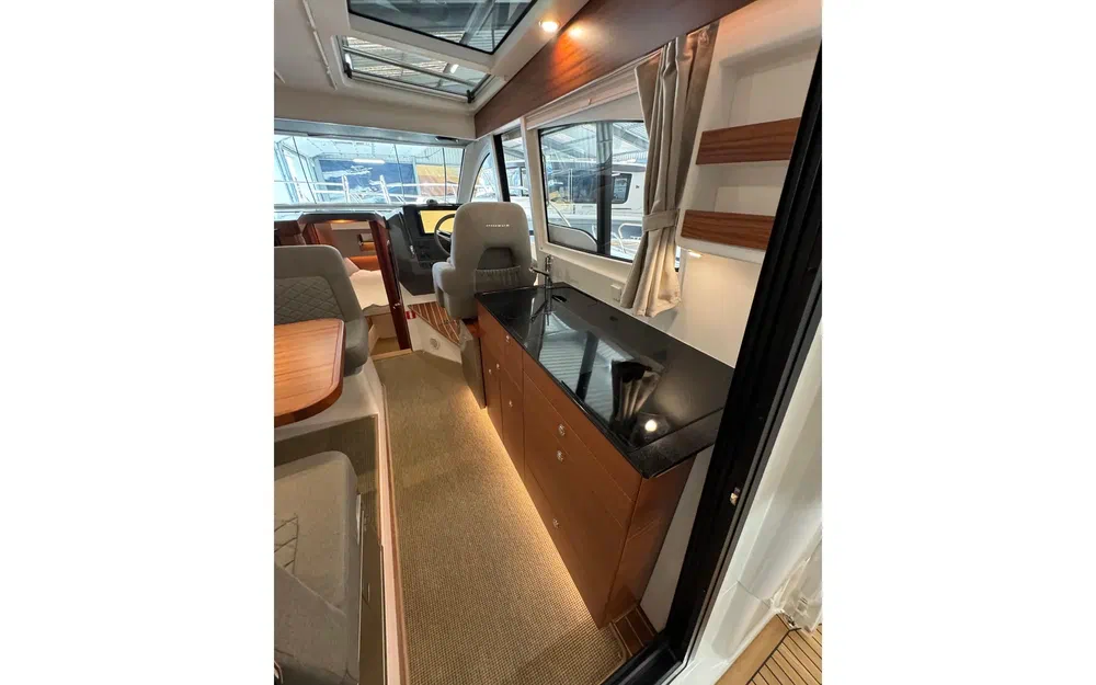 slider 9 Nimbus 305 Coupe