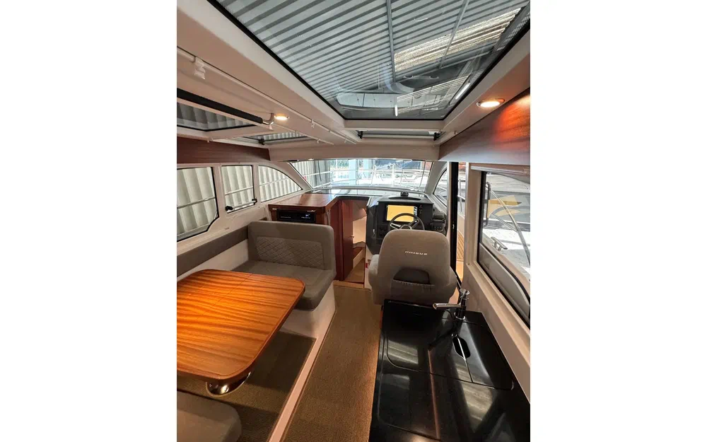 slider 10 Nimbus 305 Coupe