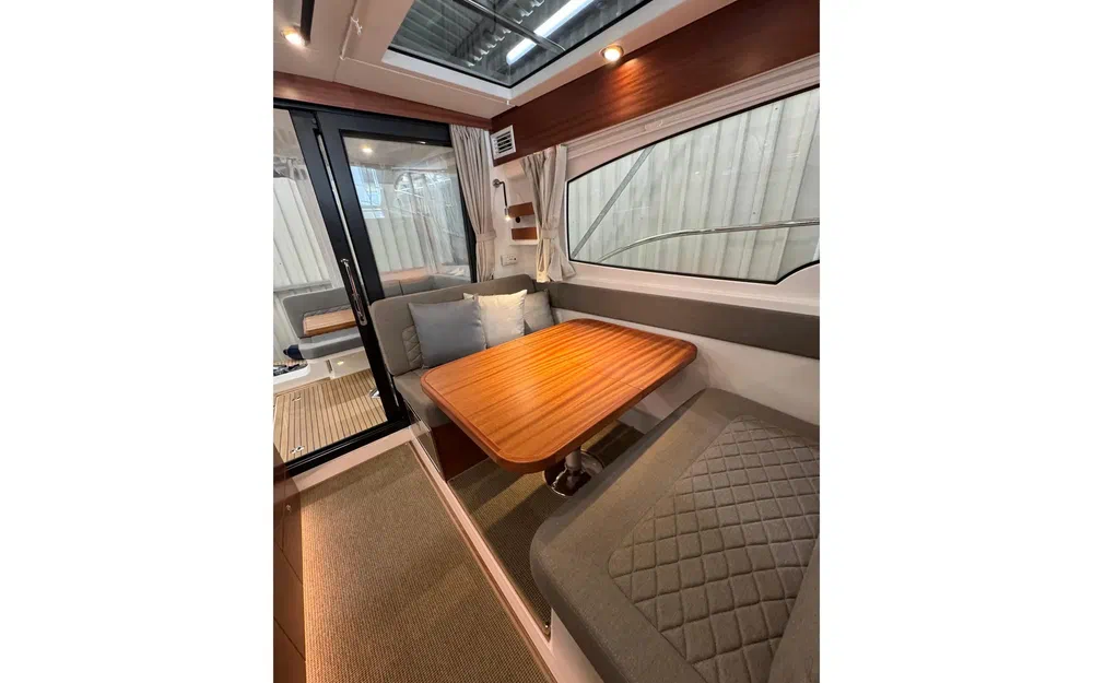 slider 11 Nimbus 305 Coupe