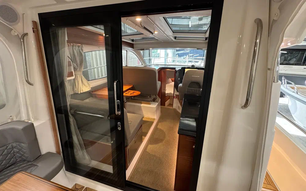 slider 22 Nimbus 305 Coupe