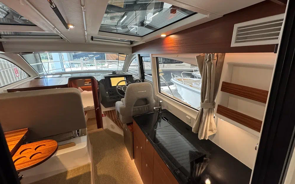 slider 24 Nimbus 305 Coupe