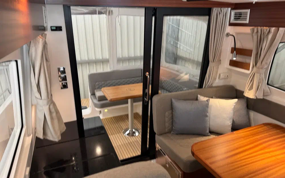 slider 27 Nimbus 305 Coupe