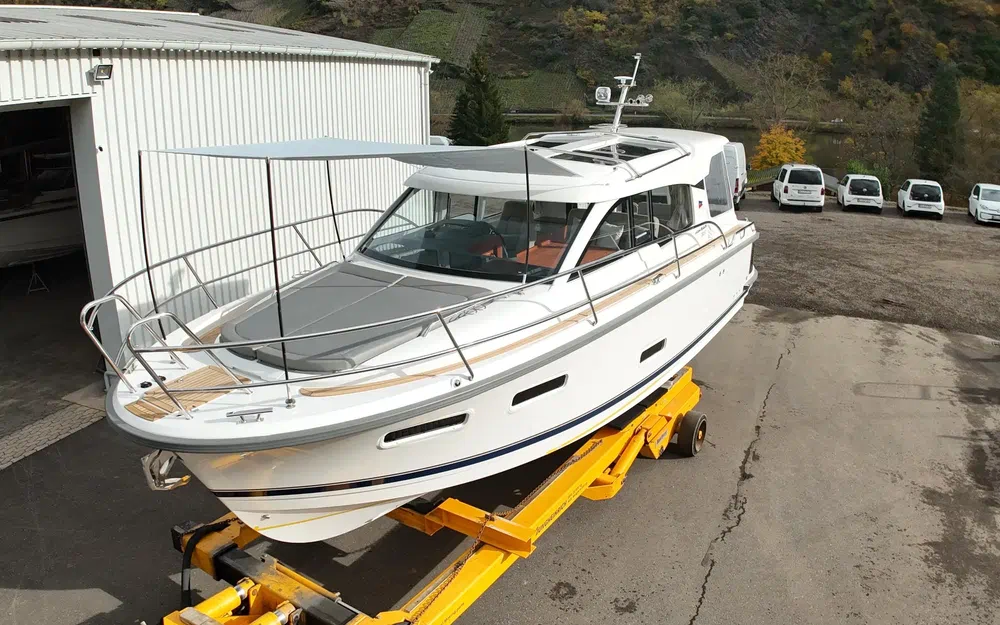 slider 2 Nimbus 305 Coupe