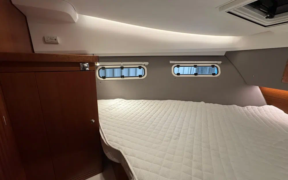 slider 29 Nimbus 305 Coupe