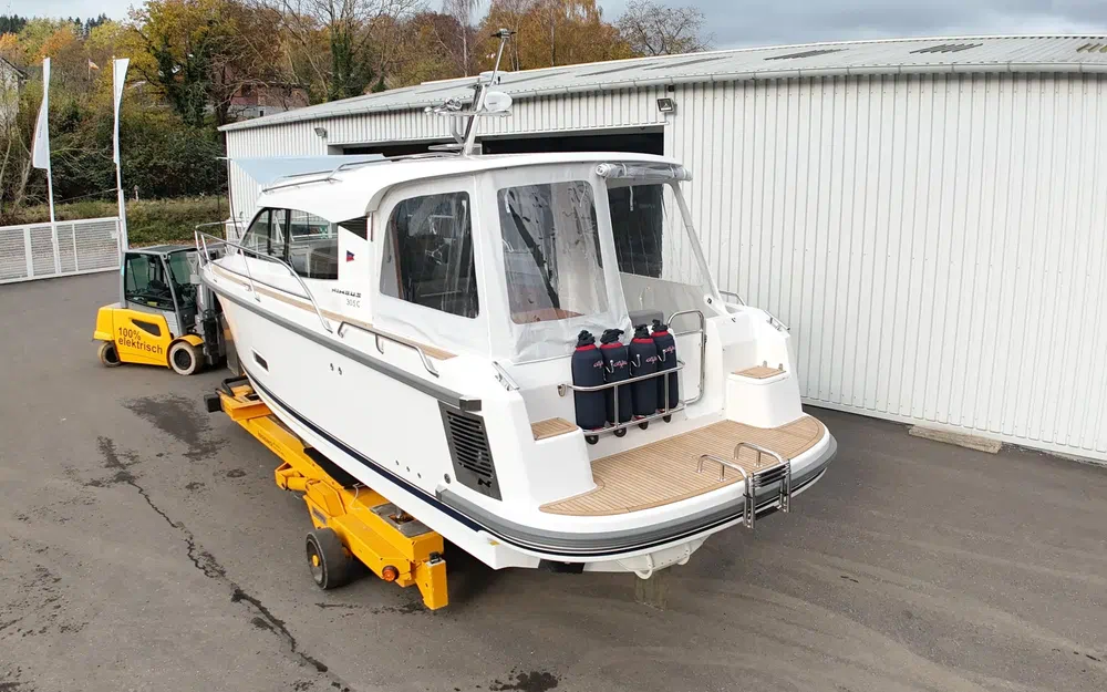 slider 35 Nimbus 305 Coupe