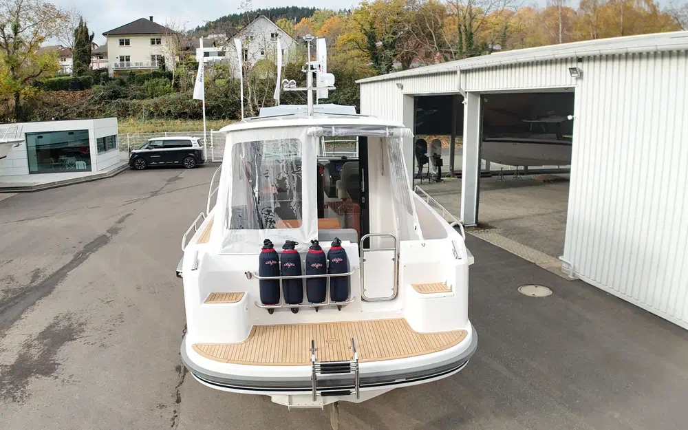 slider 36 Nimbus 305 Coupe