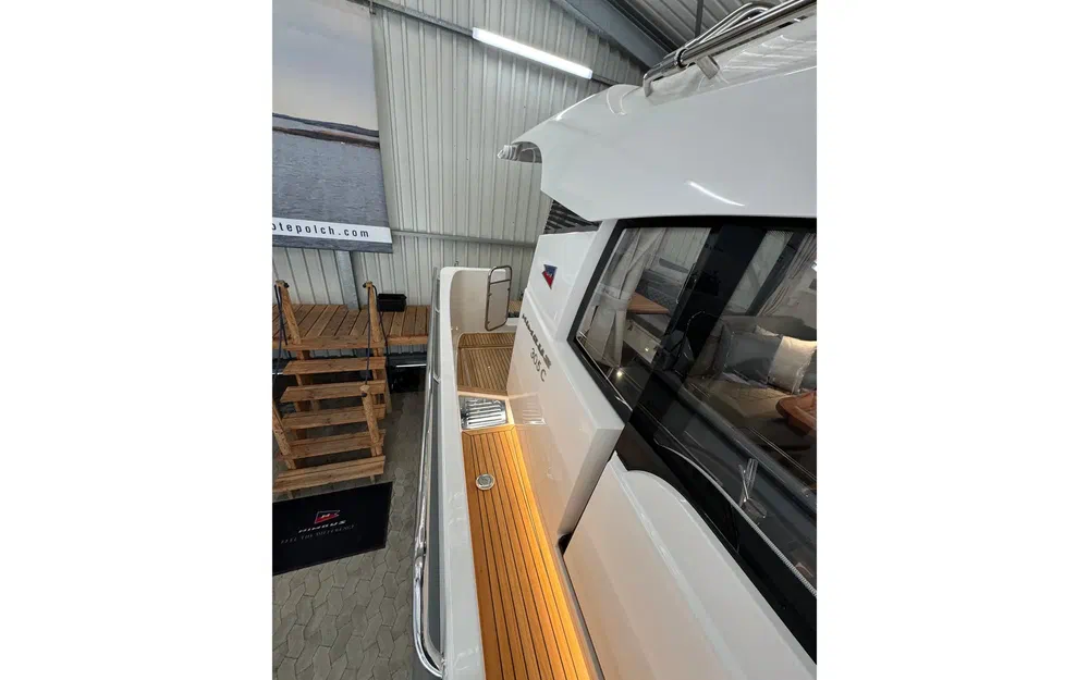 slider 5 Nimbus 305 Coupe