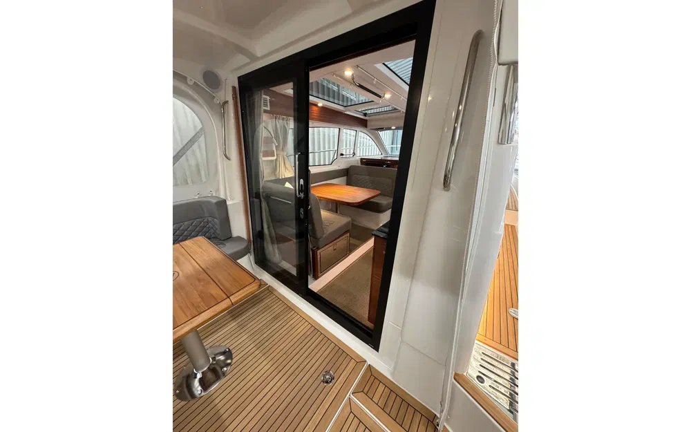 slider 6 Nimbus 305 Coupe