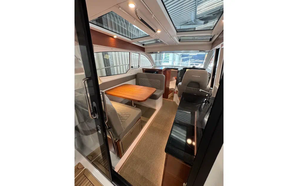 slider 8 Nimbus 305 Coupe