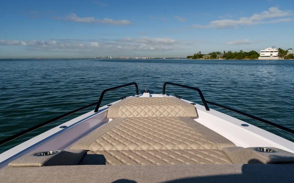 slider 6 Axopar 37 SC