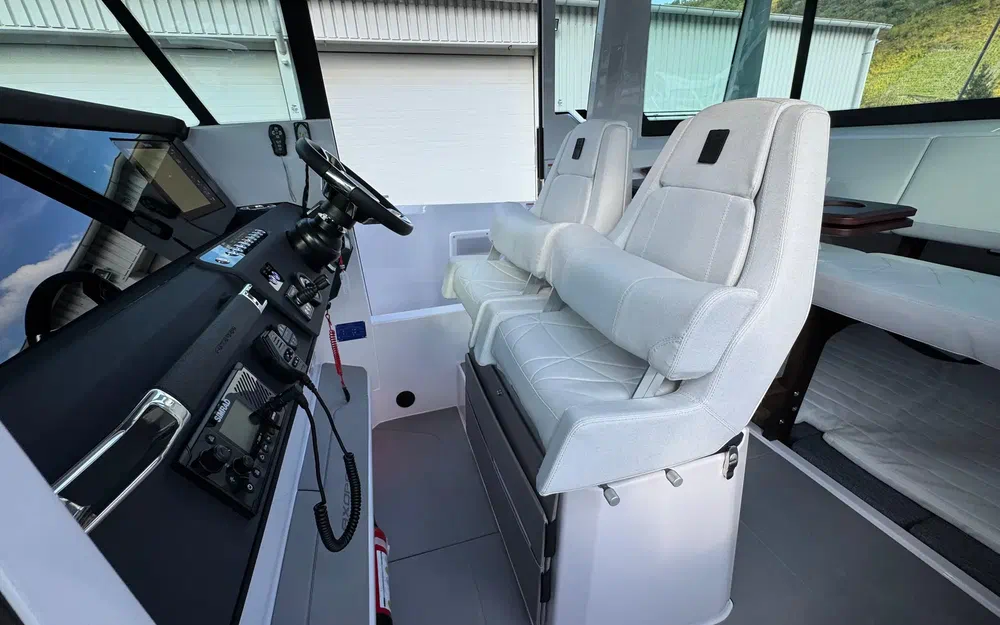 slider 14 Axopar 29 XC CROSS CABIN