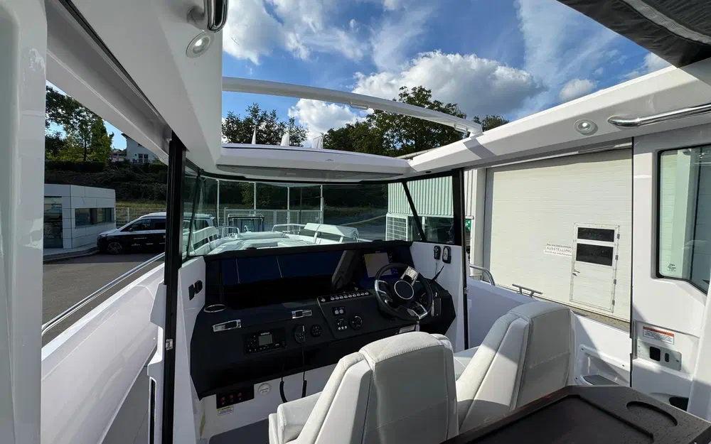 slider 16 Axopar 29 XC CROSS CABIN