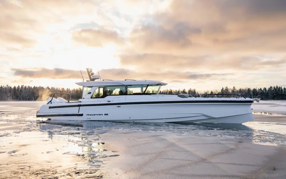 slider 0 Axopar 38 XC Cross Cabin