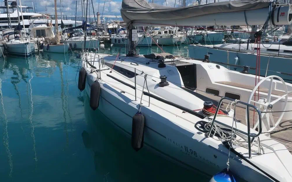 slider 8 Italia Yachts 11.98