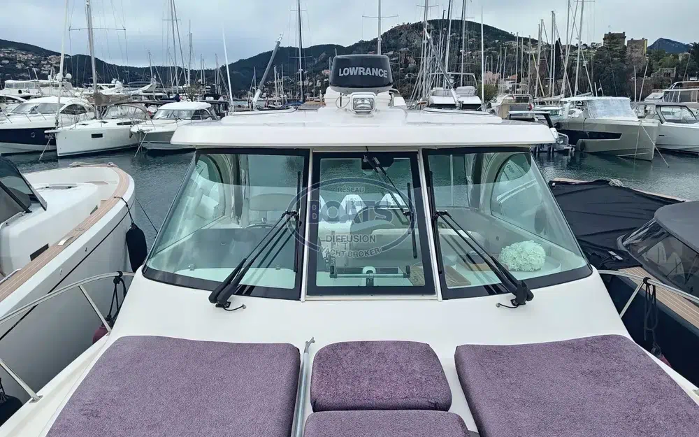 slider 11 Pursuit OS 385 Offshore