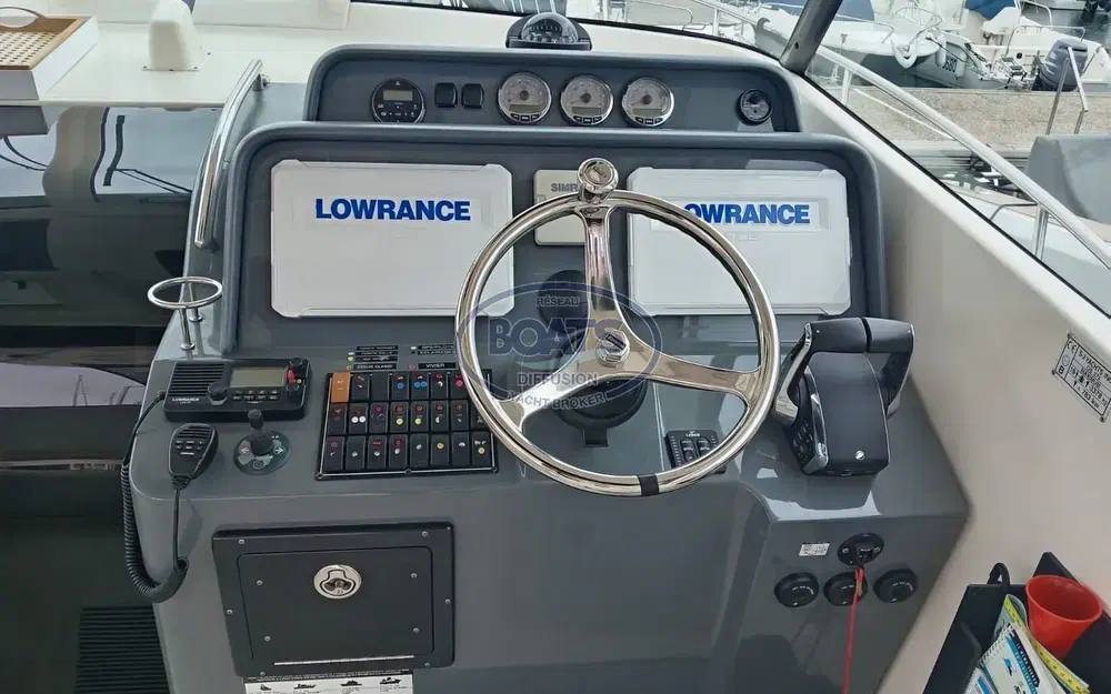 slider 4 Pursuit OS 385 Offshore