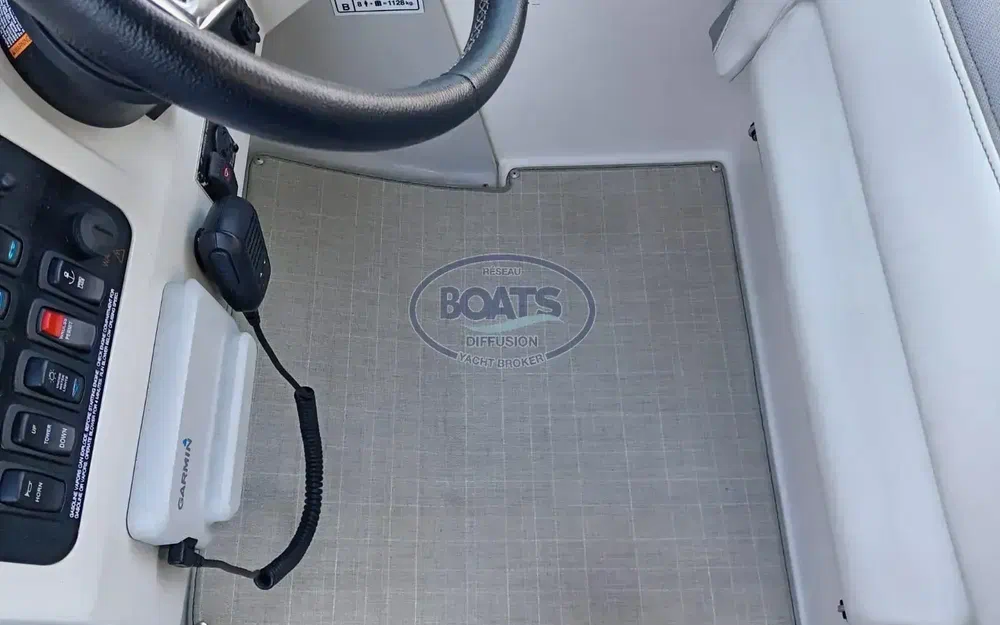 slider 11 Regal 26 Express