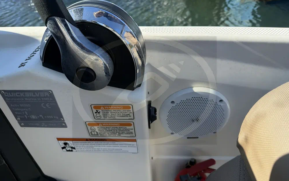 slider 9 Quicksilver Activ 605 Sundeck