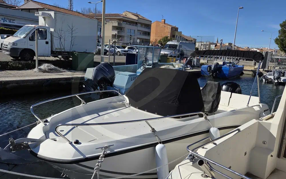 slider 19 Quicksilver Activ 605 Sundeck