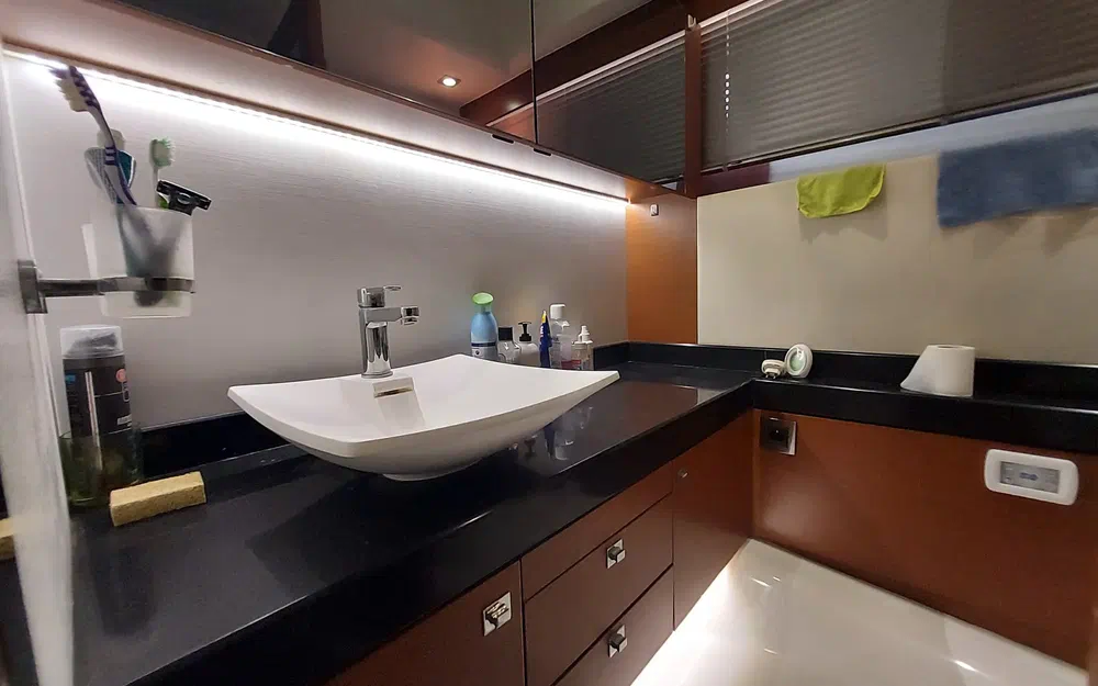 slider 19 Jeanneau Prestige 500 Fly