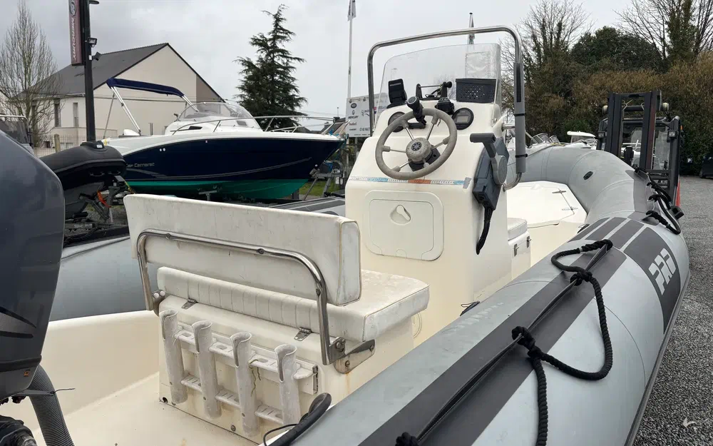 slider 8 Zodiac Pro 12 Man