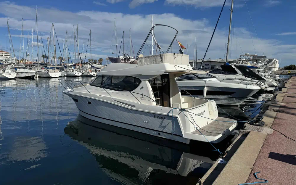 slider 1 Jeanneau Merry Fisher 10