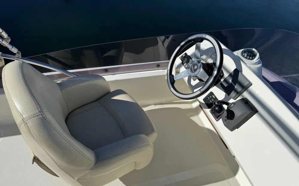 slider 8 Jeanneau Merry Fisher 10