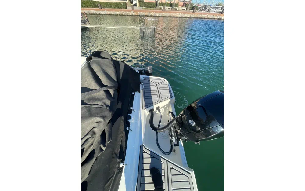 slider 6 Bayliner VR5 Cuddy OB