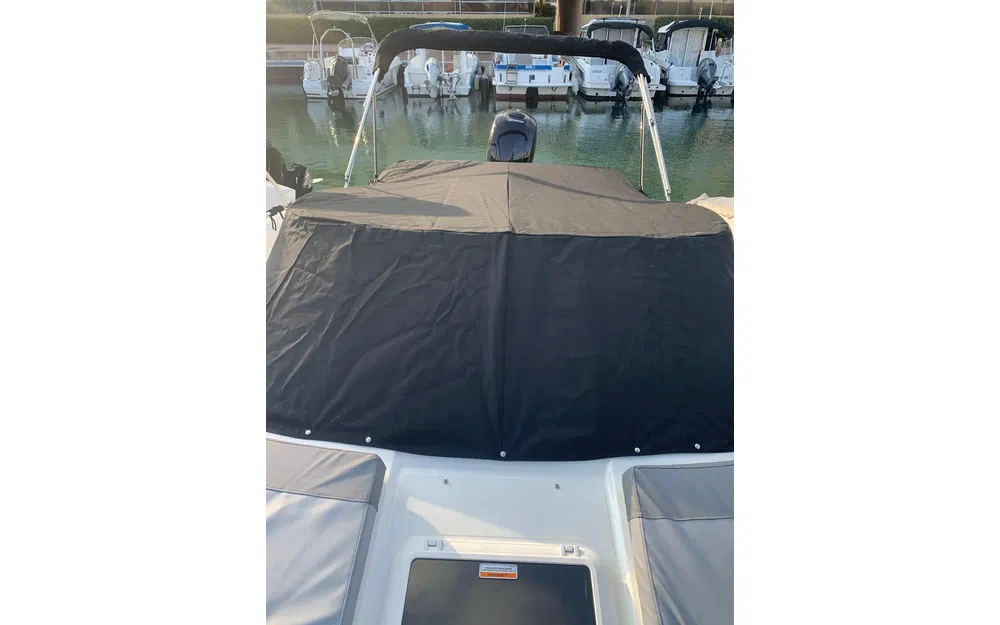 slider 3 Bayliner VR5 Cuddy OB