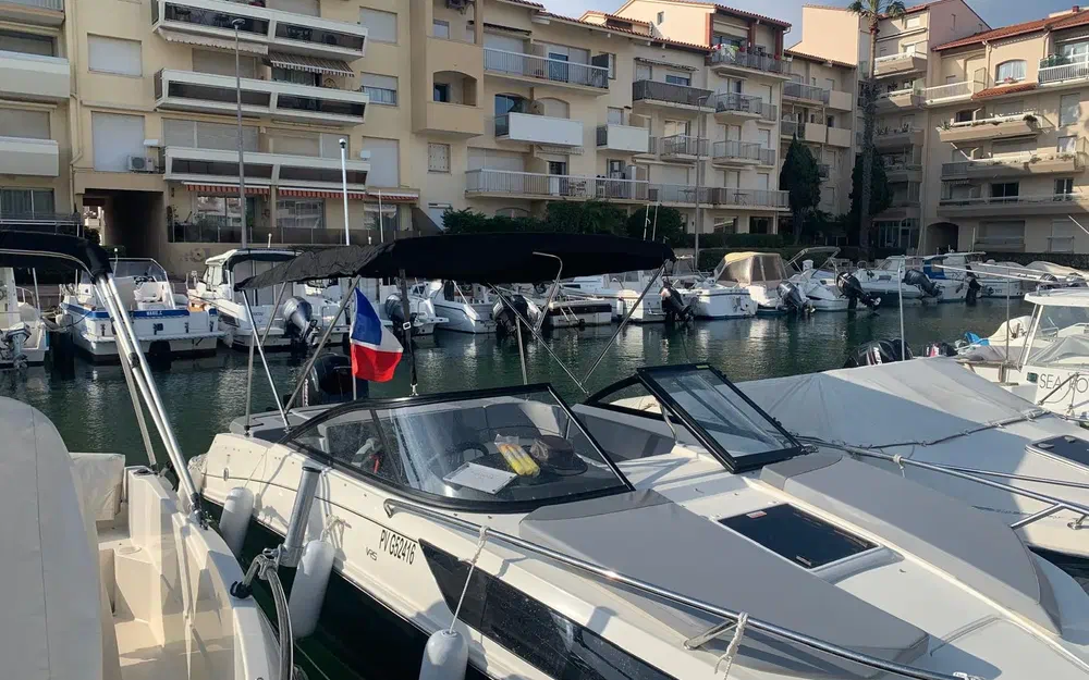 slider 7 Bayliner VR5 Cuddy OB