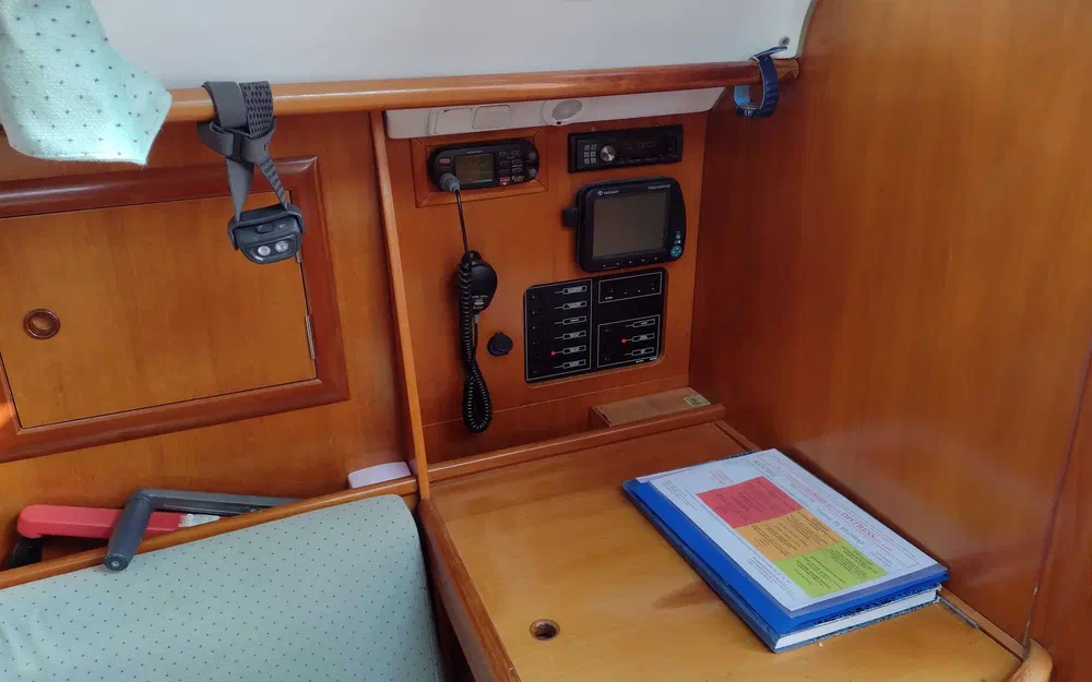 slider 8 Beneteau Oceanis 311 Clipper